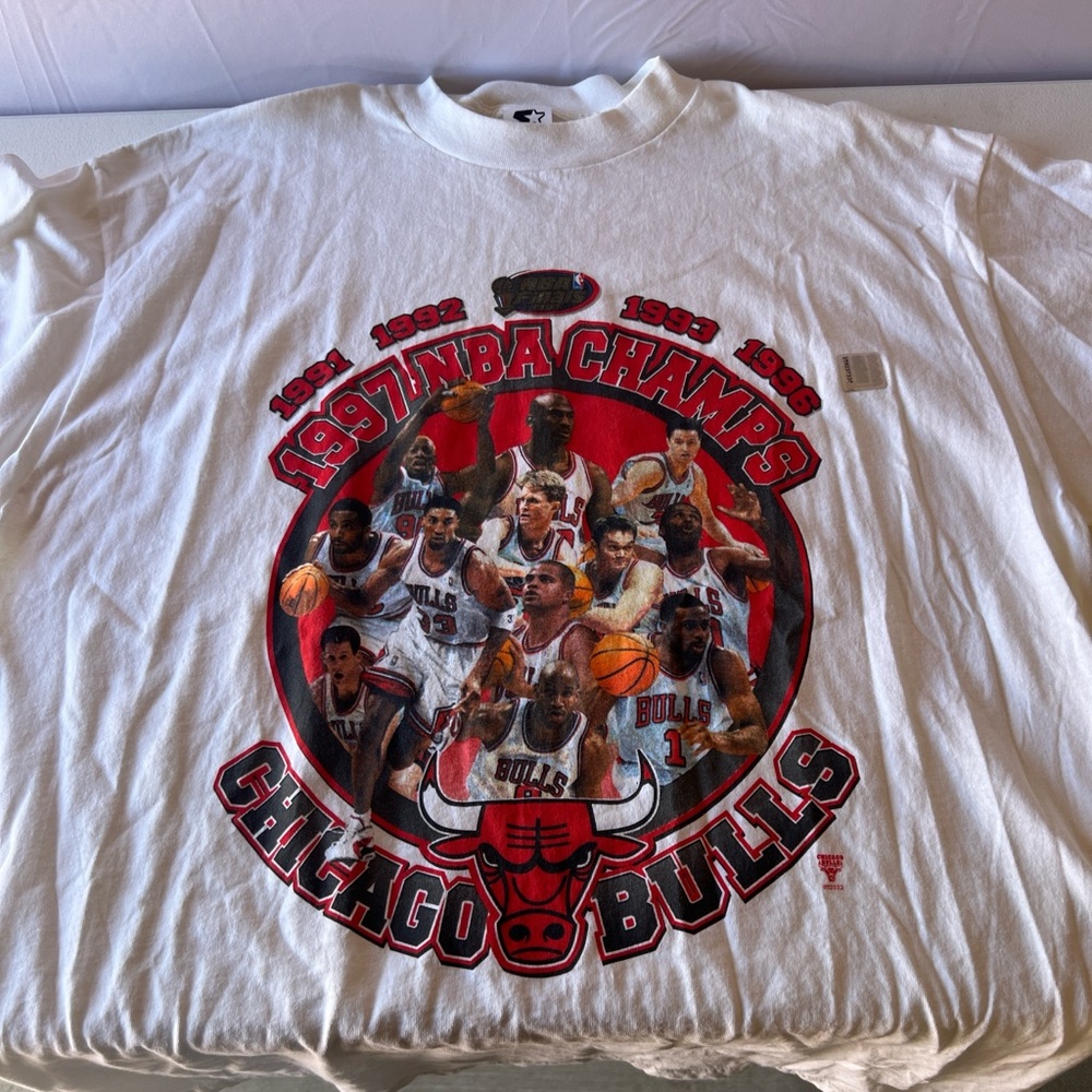 Chicago Bulls 1997 NBA Champs Graphic Tee